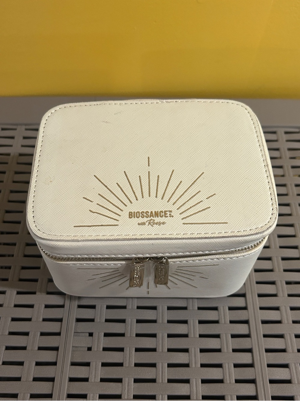 Biossance Travel Case w/ Pink Sunburst Drawstring Pouch Inside. NWOT